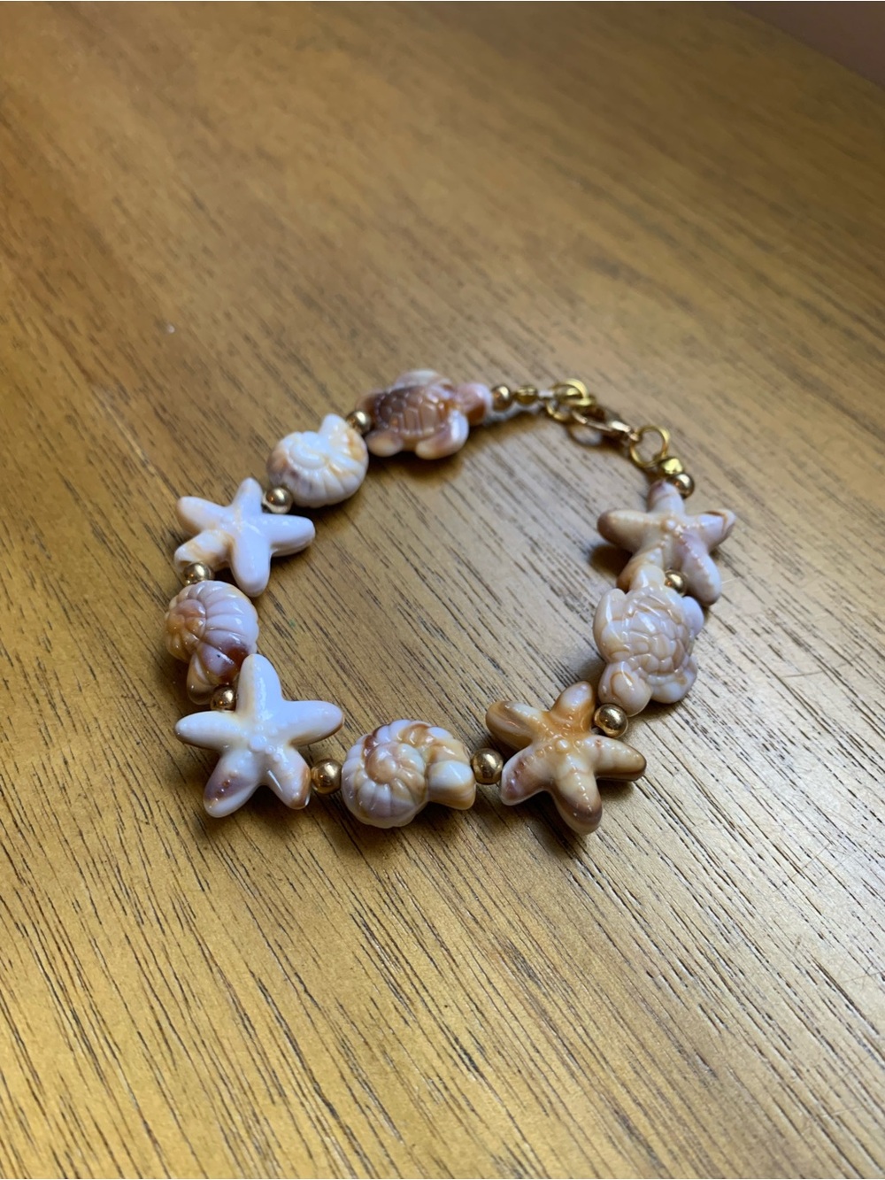 Shell & Starfish Bead Bracelet in Cream-Tan